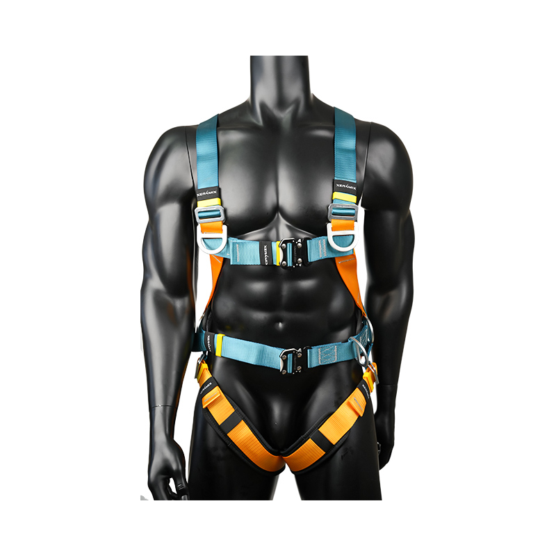 KA02 6 D-колец, 2 быстросъемные пряжки, большая поясная подушка, ремни безопасности на крыше всей конструкции кузова